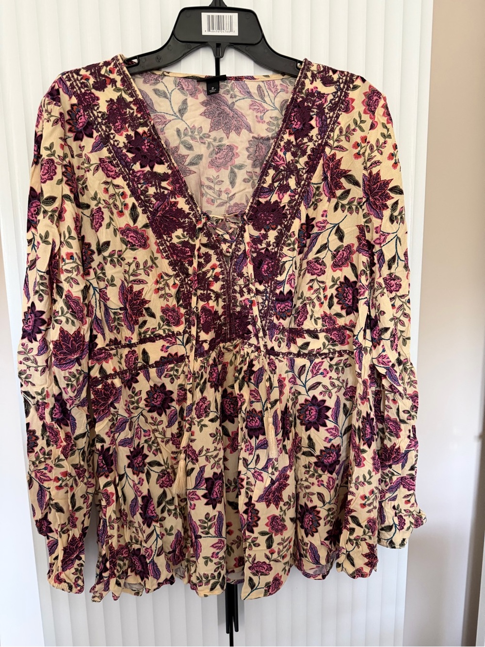 TORRID Cream Floral Lace-Up Peasant Blouse with Purple Print Size 2